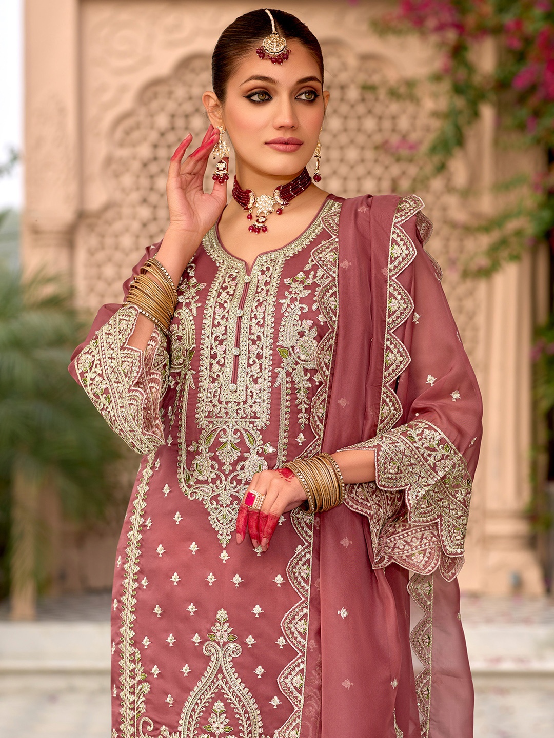 

Indo Era Floral Embroidered Notch Neck Zari Organza Kurta With Trousers And Dupatta, Peach