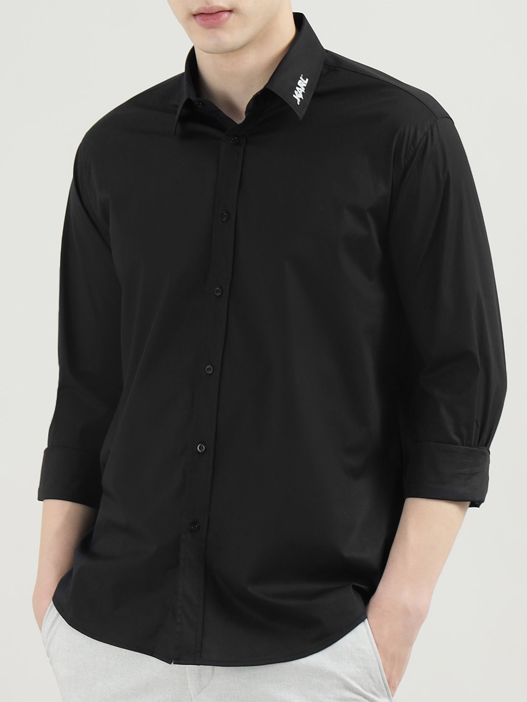 

Karl Lagerfeld Men Spread Collar Solid Cotton Casual Shirt, Black