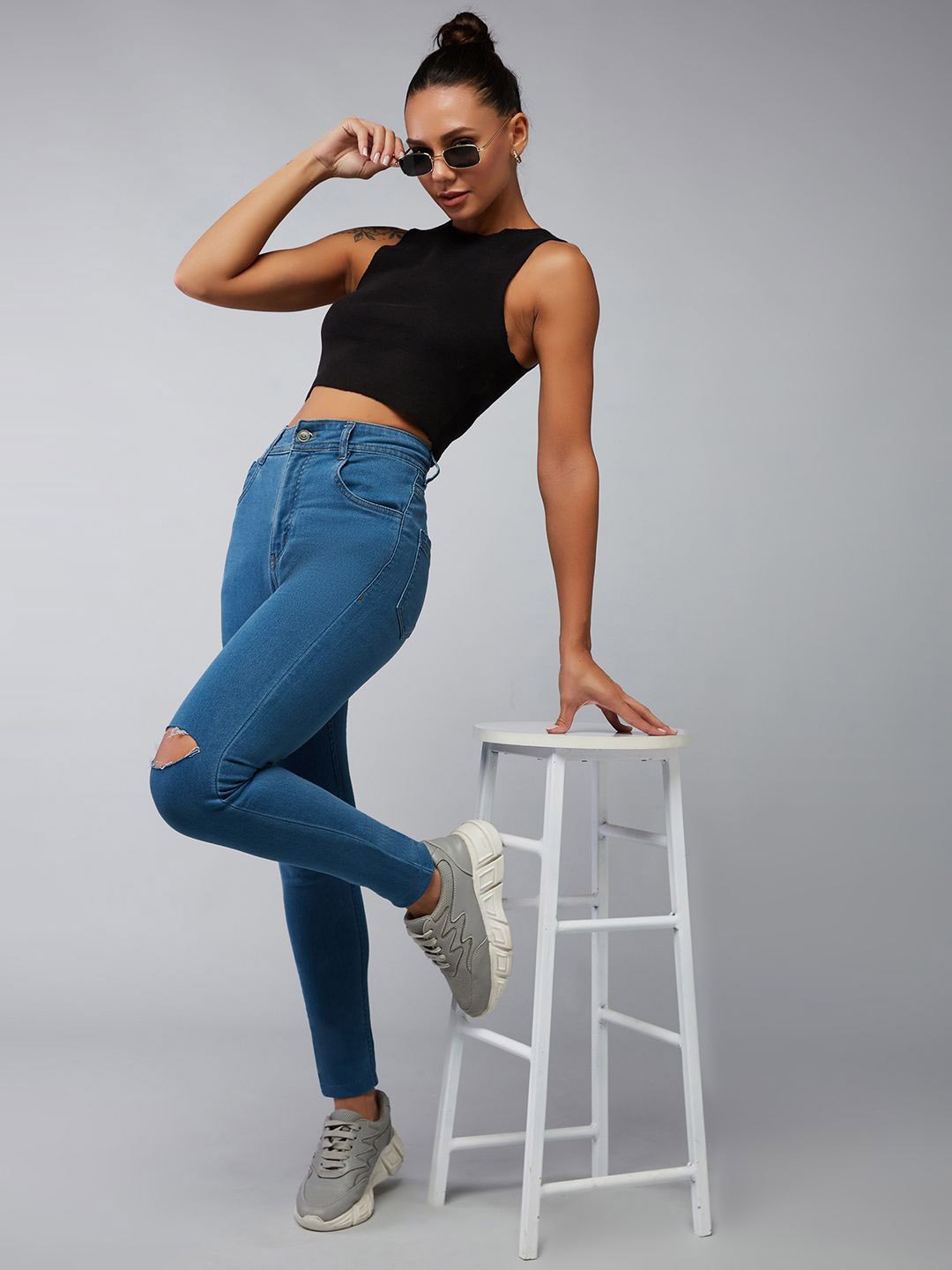 

DOLCE CRUDO Women Skinny Fit High-Rise Slash Knee Stretchable Jeans, Blue