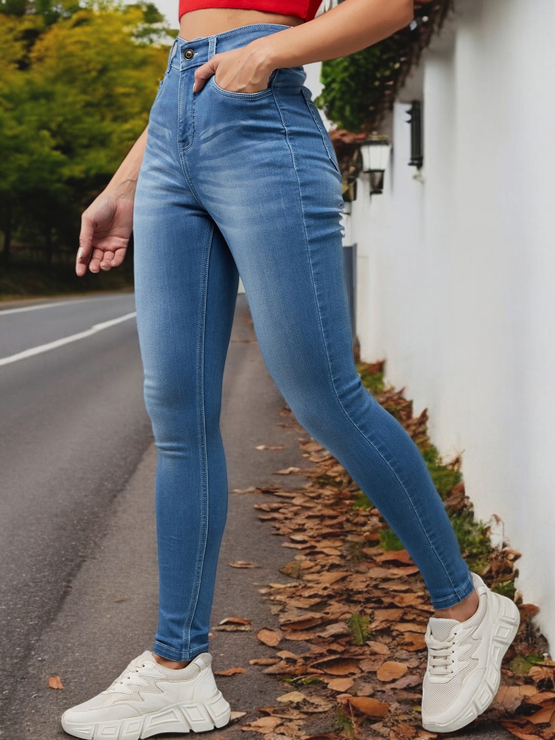 

DOLCE CRUDO Women Super Skinny Fit High-Rise Light Fade Stretchable Jeans, Blue