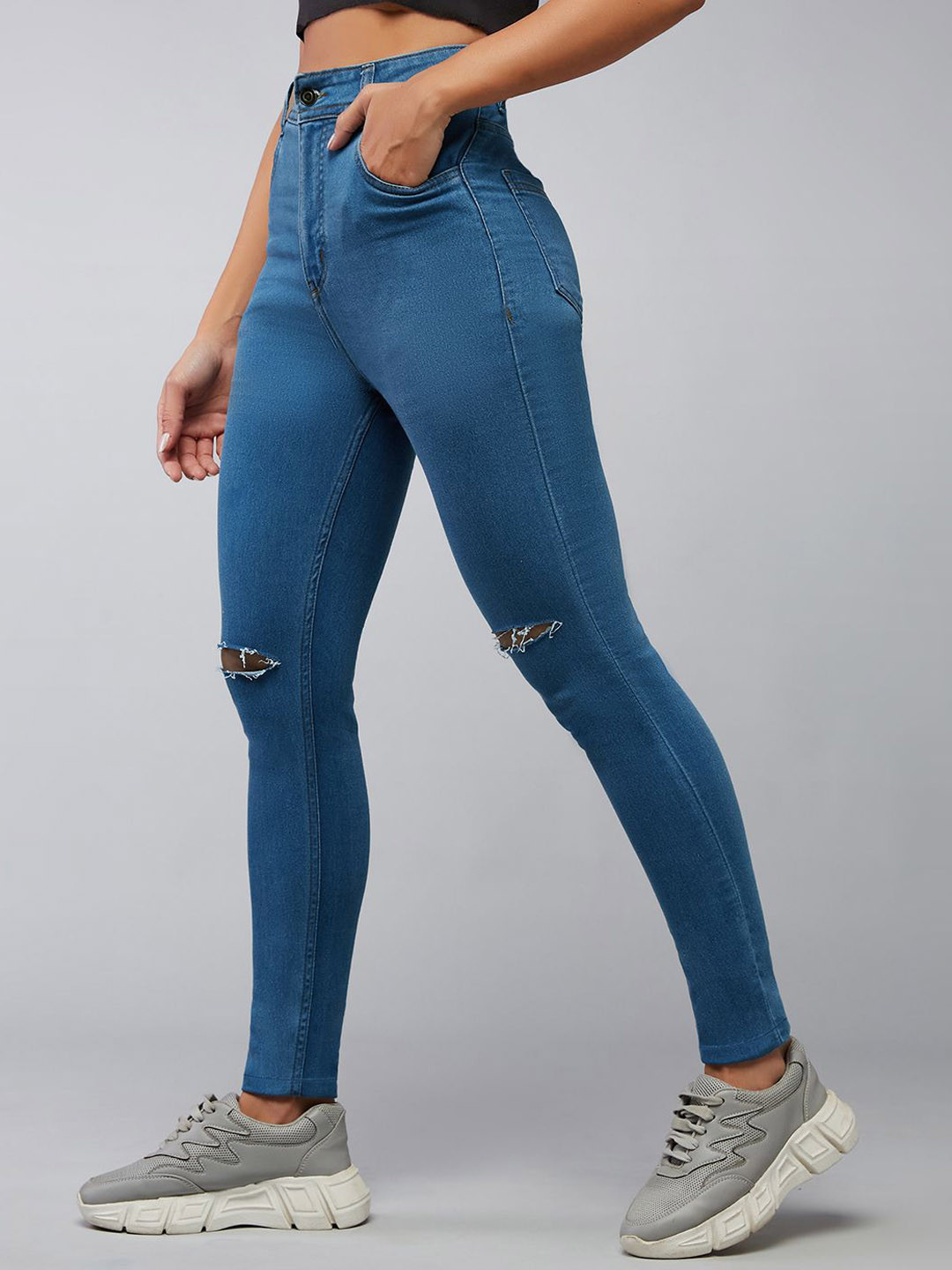 

DOLCE CRUDO Women Skinny Fit High-Rise Light Fade Slash Knee Stretchable Jeans, Blue