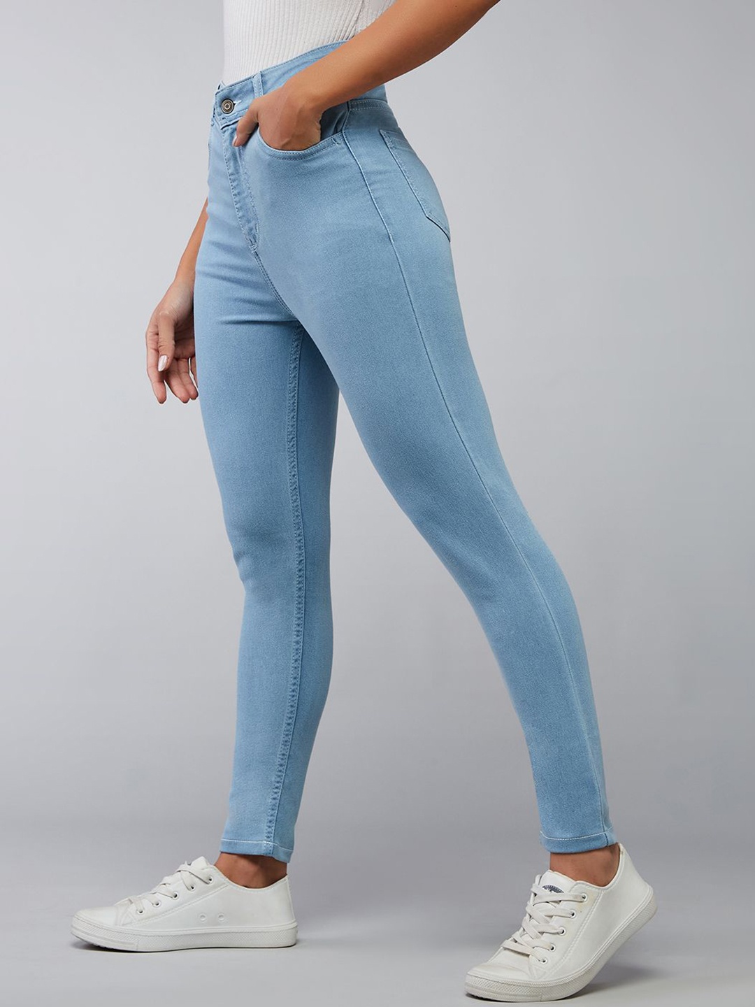 

DOLCE CRUDO Women High-Rise Light Fade Stretchable Cropped Skinny Fit Denim Jeans, Blue