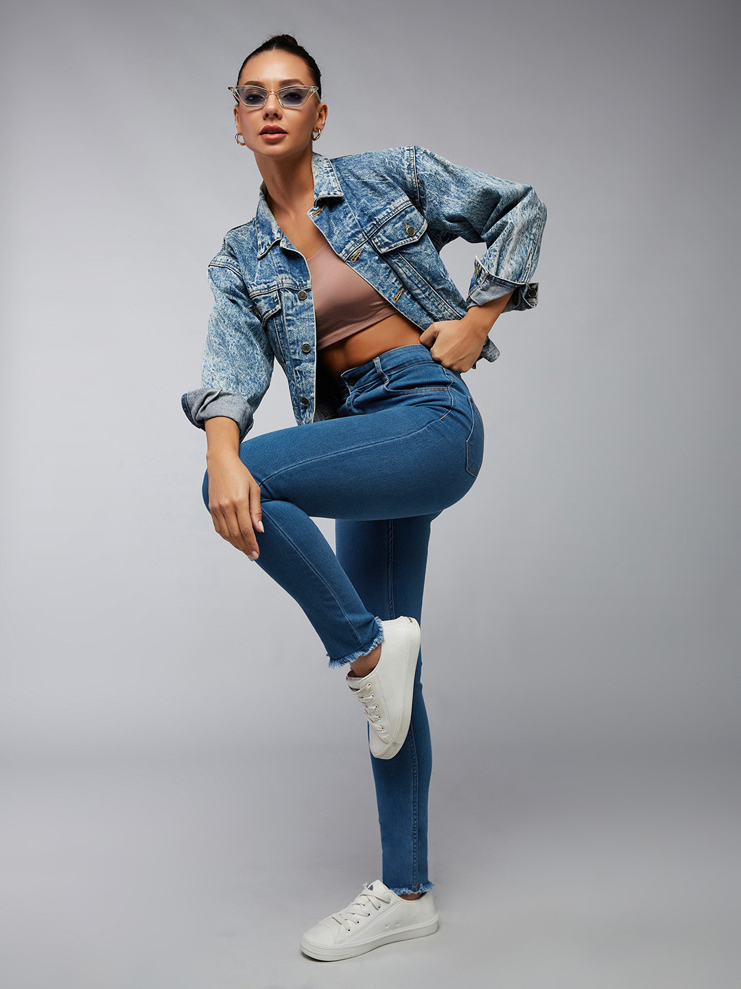 

DOLCE CRUDO Women High-Rise Light Fade Jeans, Blue