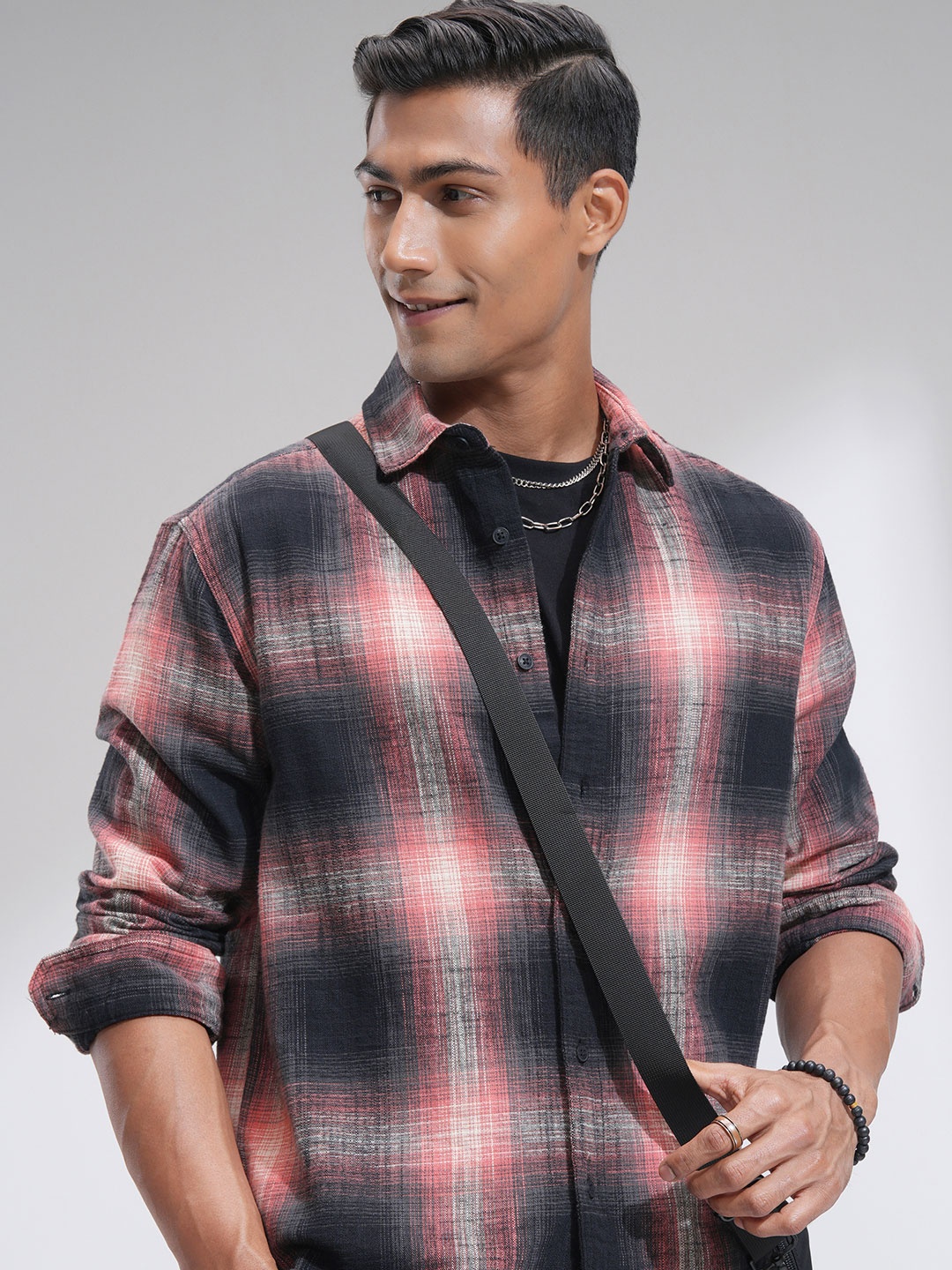 

HIGHLANDER Men Relaxed Fit Spread Collar Checked Cotton Casual Shirt, Black