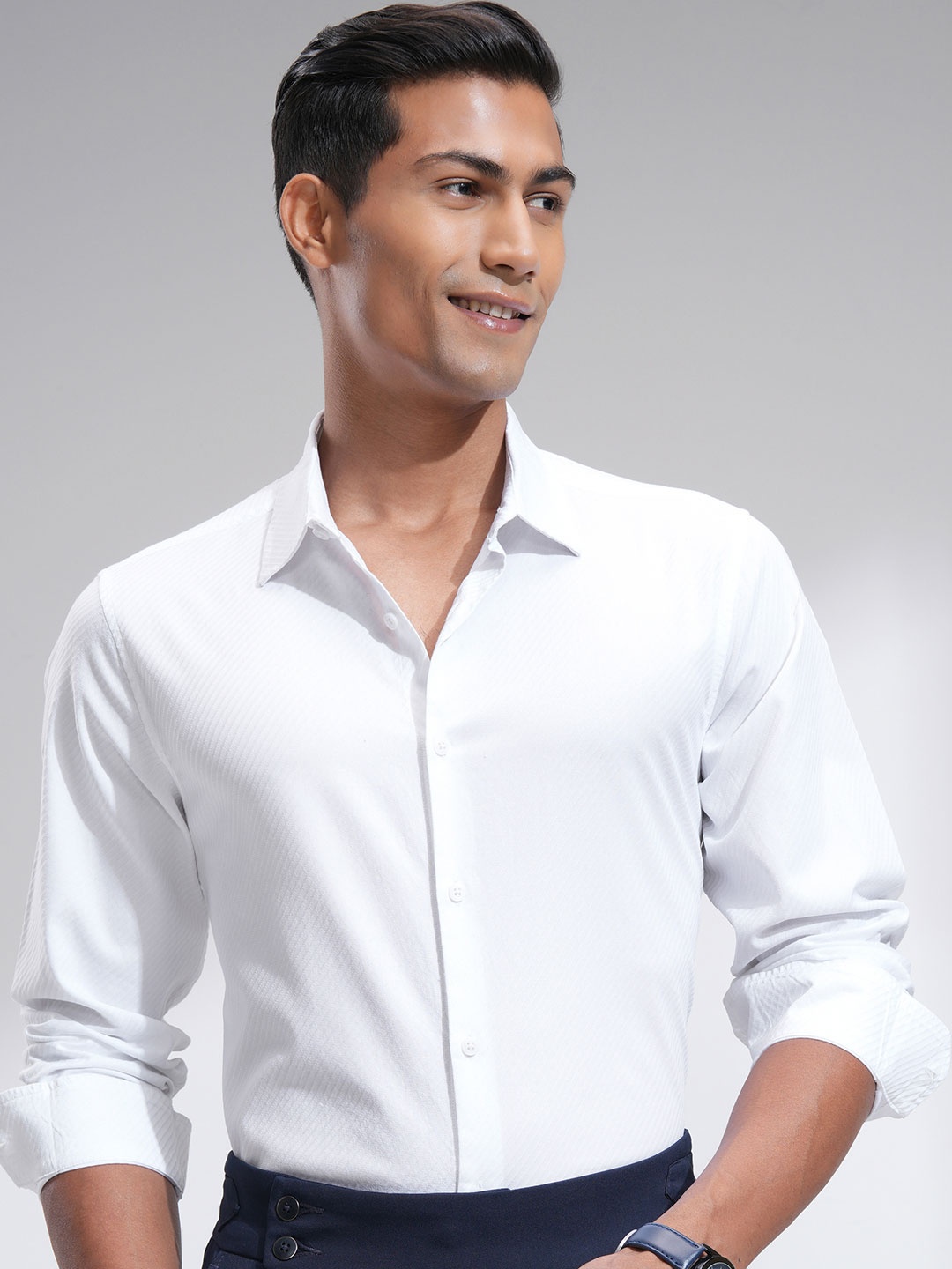 

HIGHLANDER Men Spread Collar Textured Cotton Casual Shirt, White