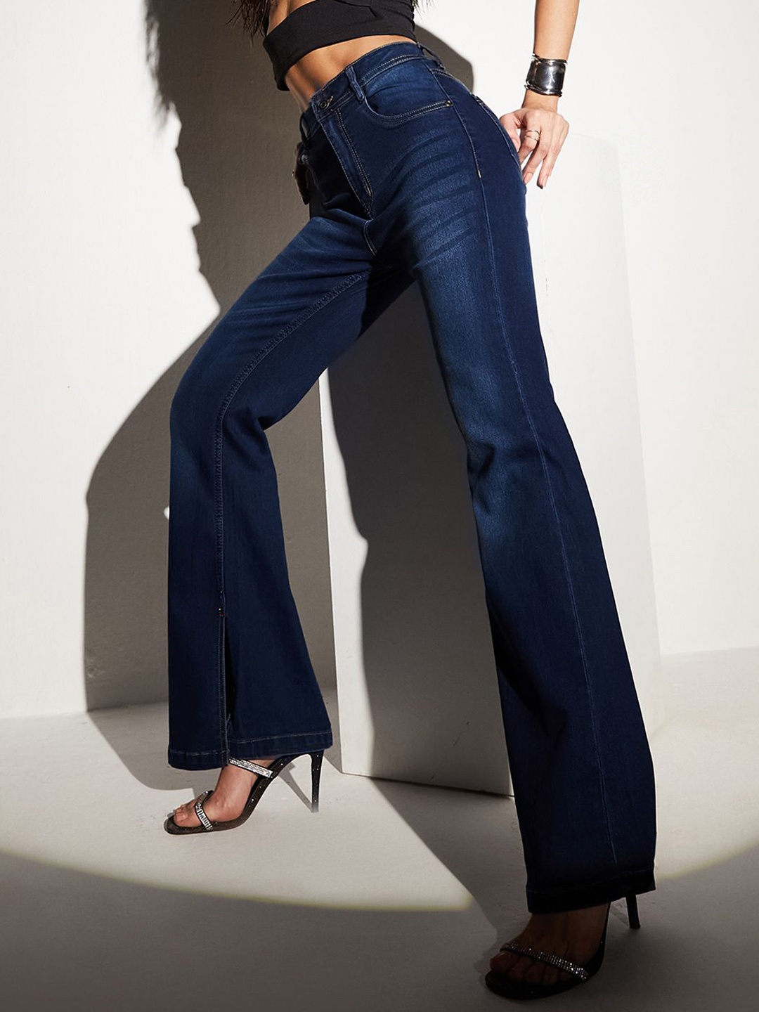 

Miss Chase Women Bootcut Mid Rise Light Fade Stretchable Jeans, Blue