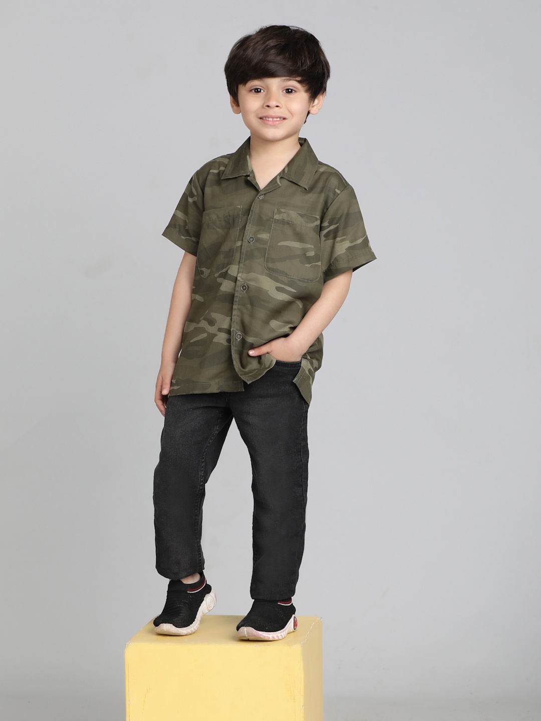 

TALES & STORIES Boys Relaxed Fit Spread Collar Camouflage Printed Casual Shirt, Olive