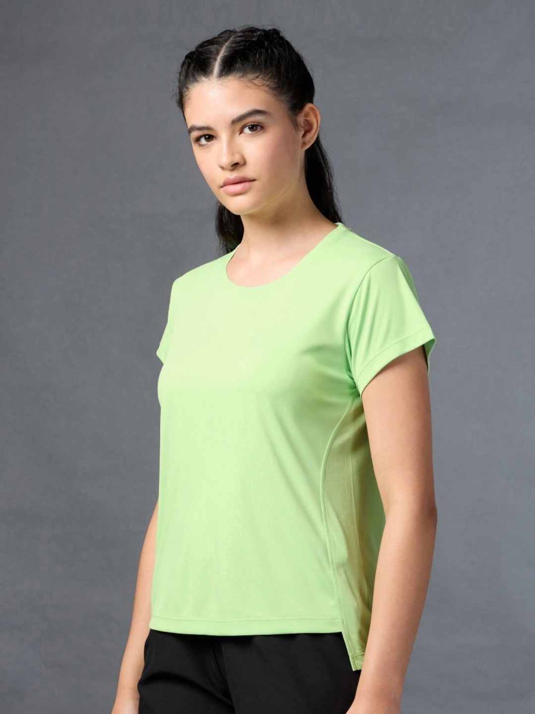 

CULT Women Moisture Wicking Solid Round Neck T-shirt, Green