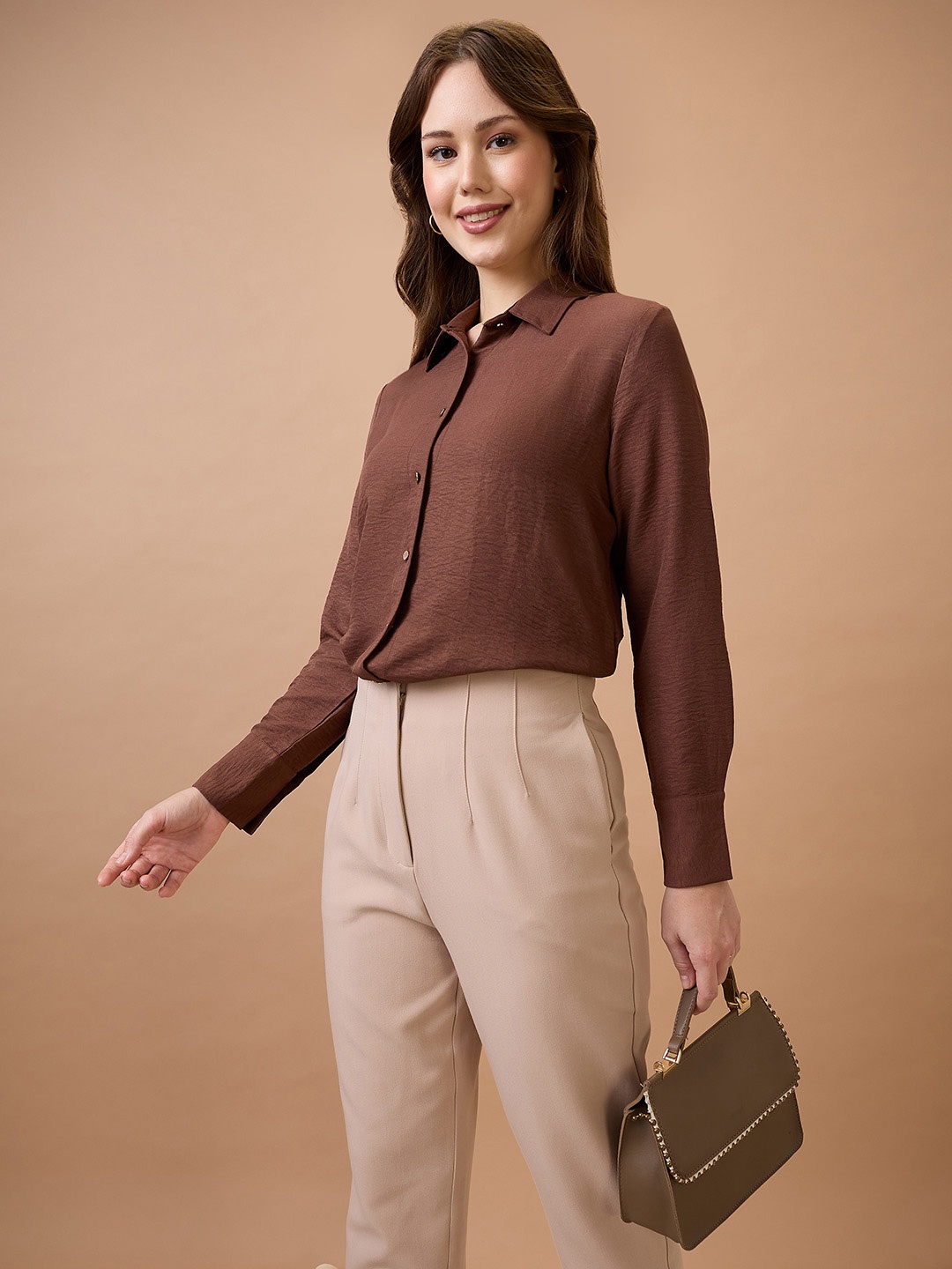 

Globus Collared Neck Cuffed Sleeves Shirt Style Workwear Top, Brown