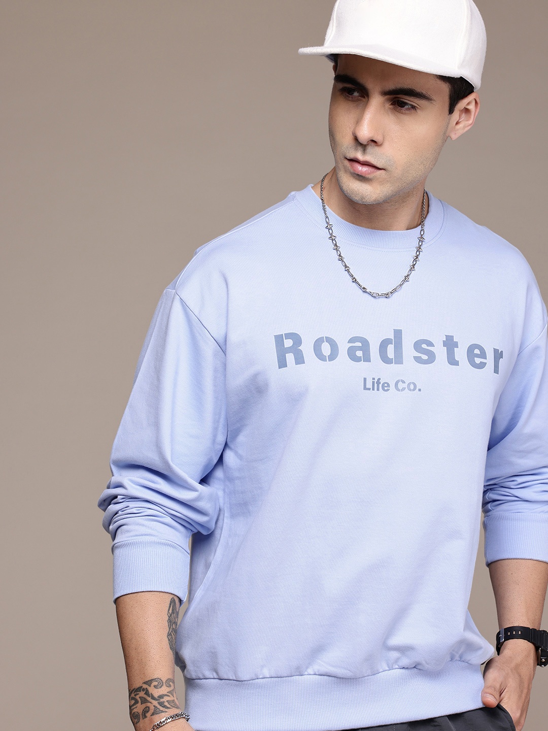 

The Roadster Lifestyle Co. Pure Cotton Oversized Sweatshirt with Brand Logo Detail, Blue