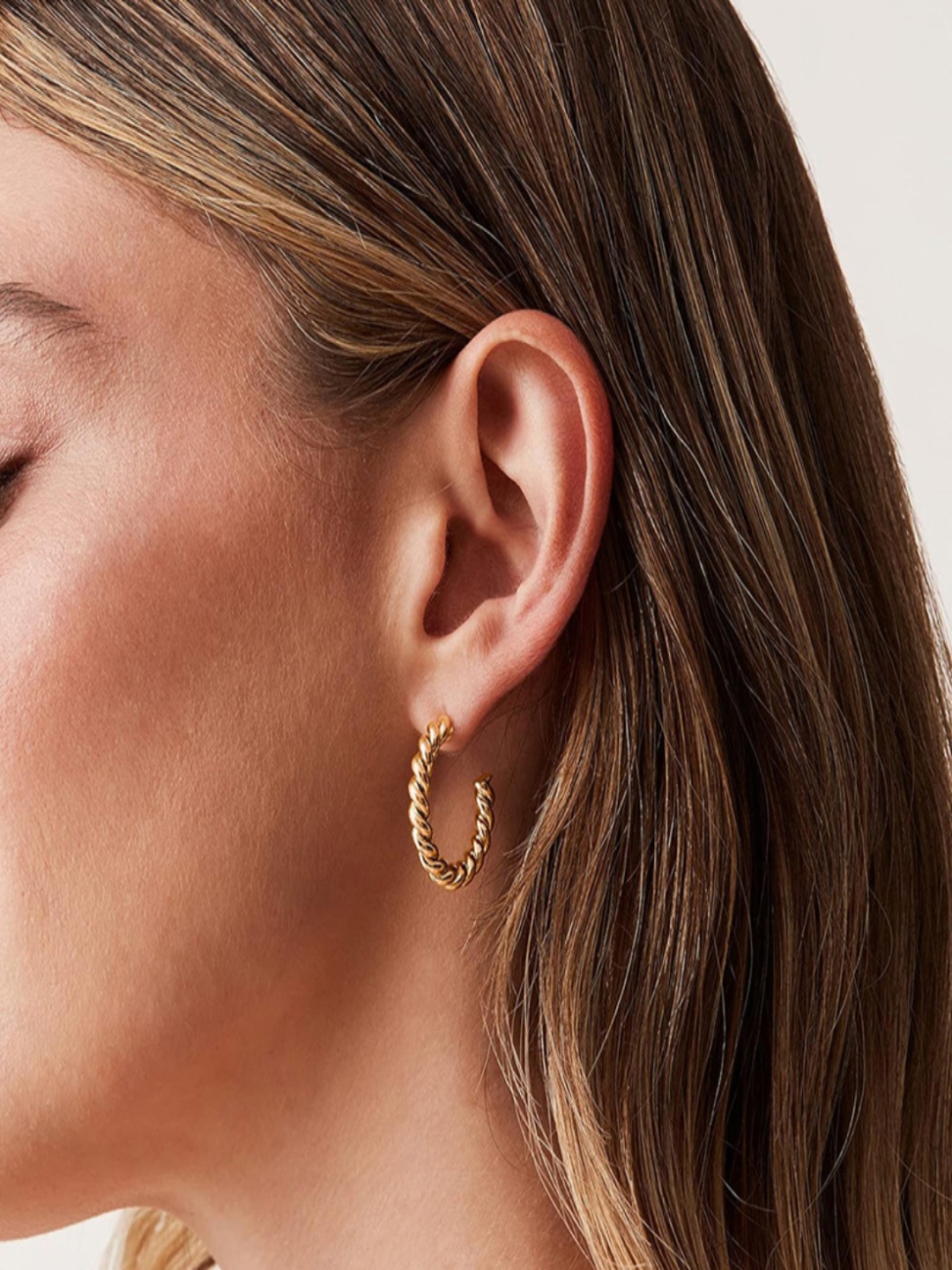 

AQUASTREET 14K Gold-Plated Antitarnish Spiral Lightweight Hoops Earrings