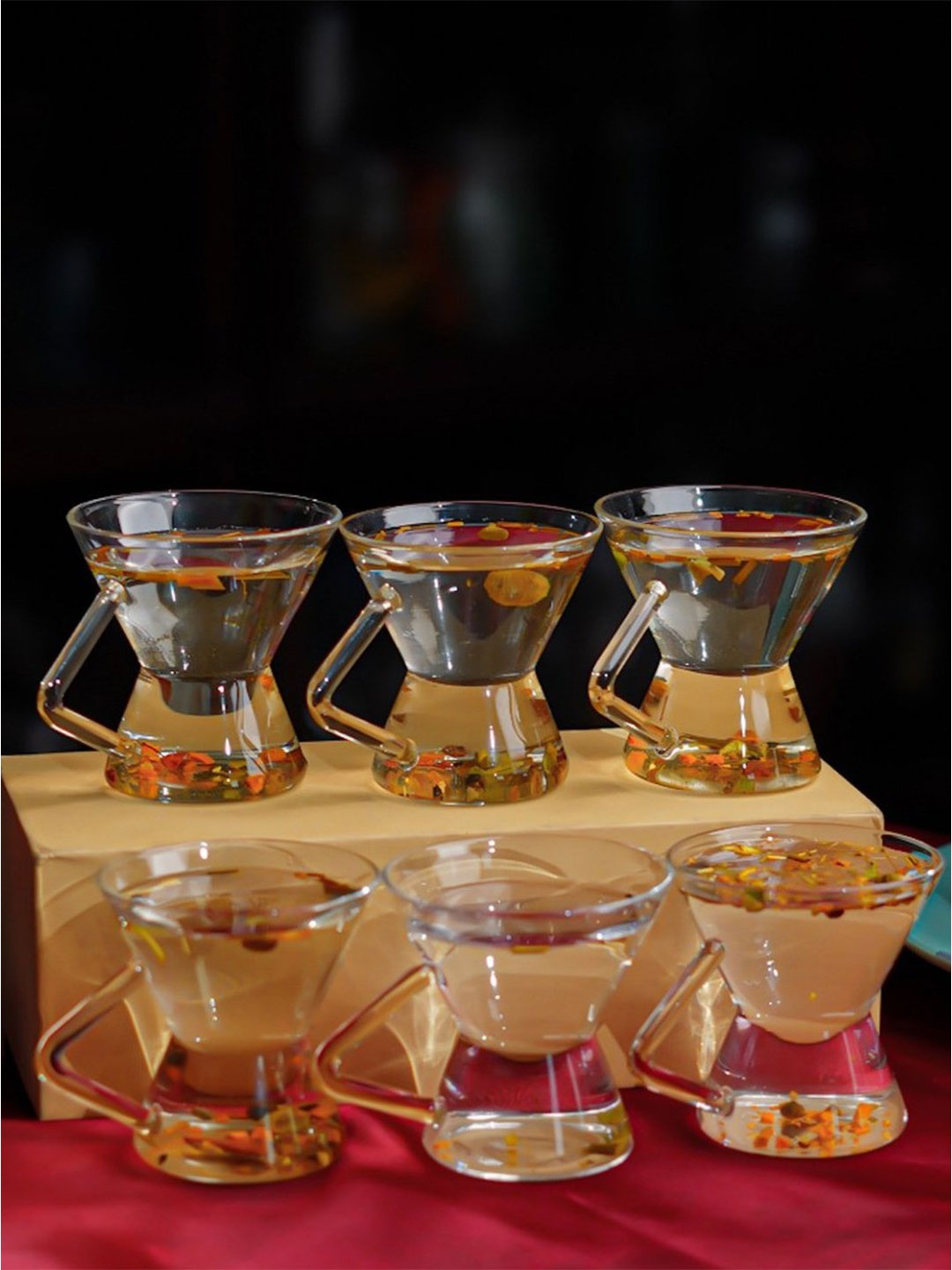

Aura Transparent 6 Pieces Borosilicate Glass Diamond Shaped Tea Cups