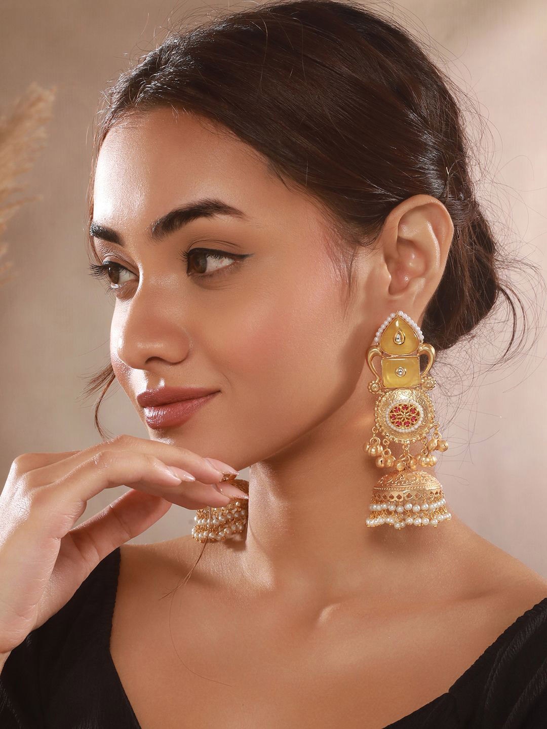 

Saraf RS Jewellery Gold-Plated Kundan Studded Dome Shaped Jhumkas