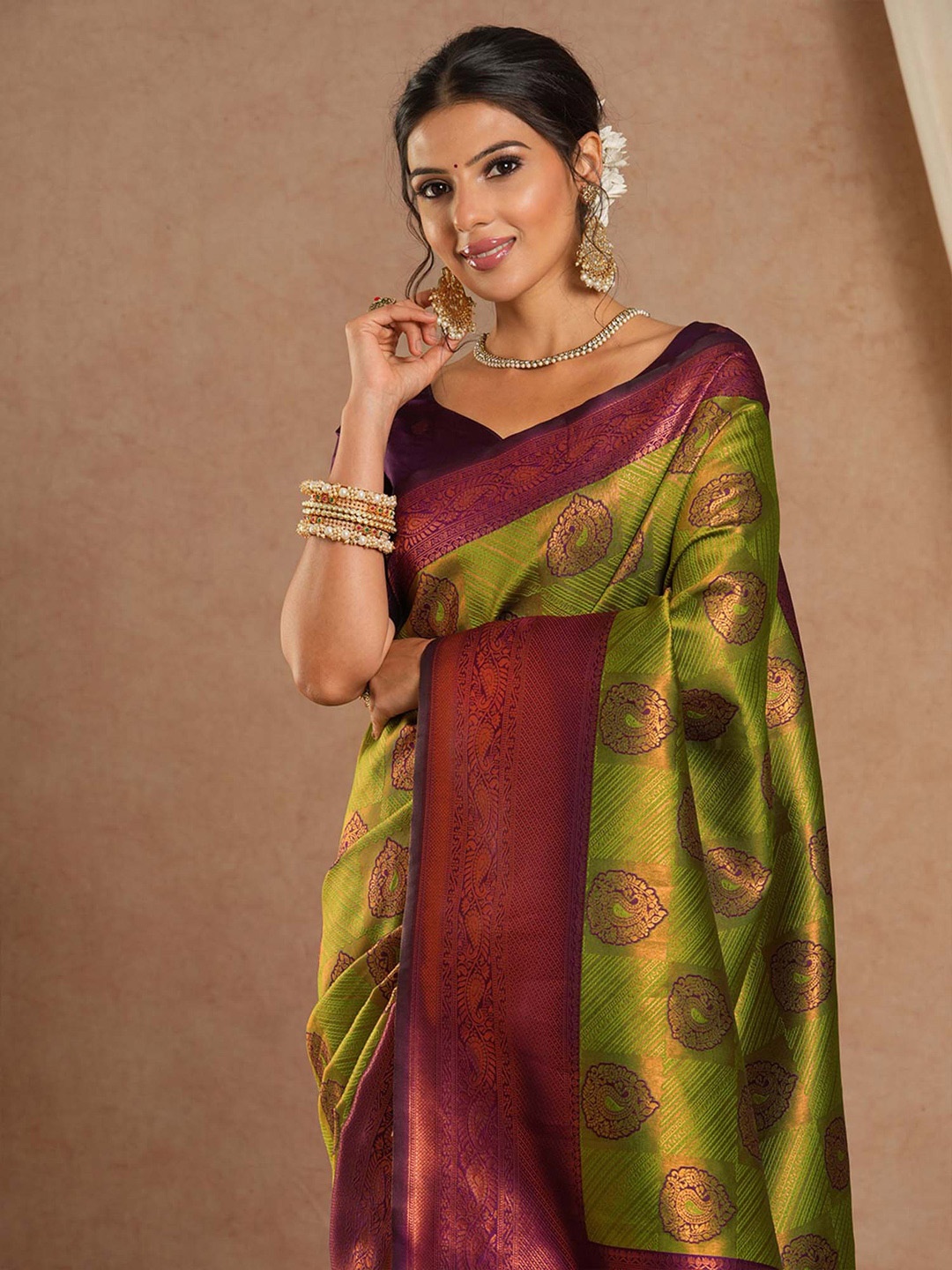 

Saree mall Ethnic Motifs Silk Blend Fusion Kanjeevaram Sarees, Green