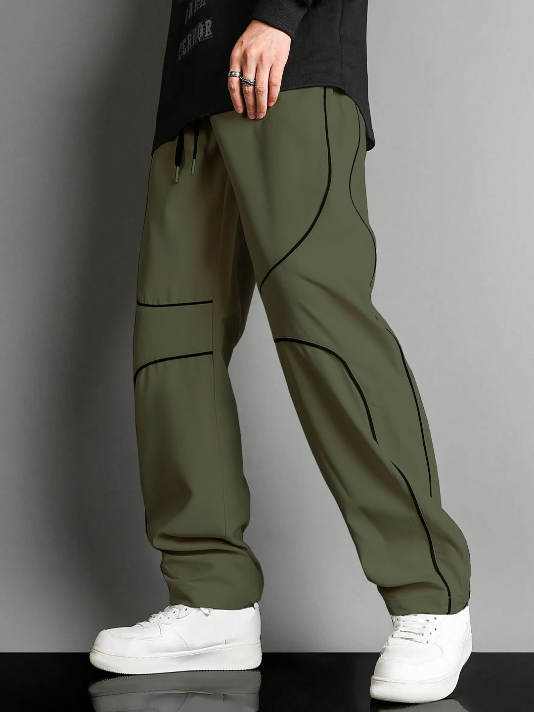 

NOBERO Men Straight Fit Joggers, Olive