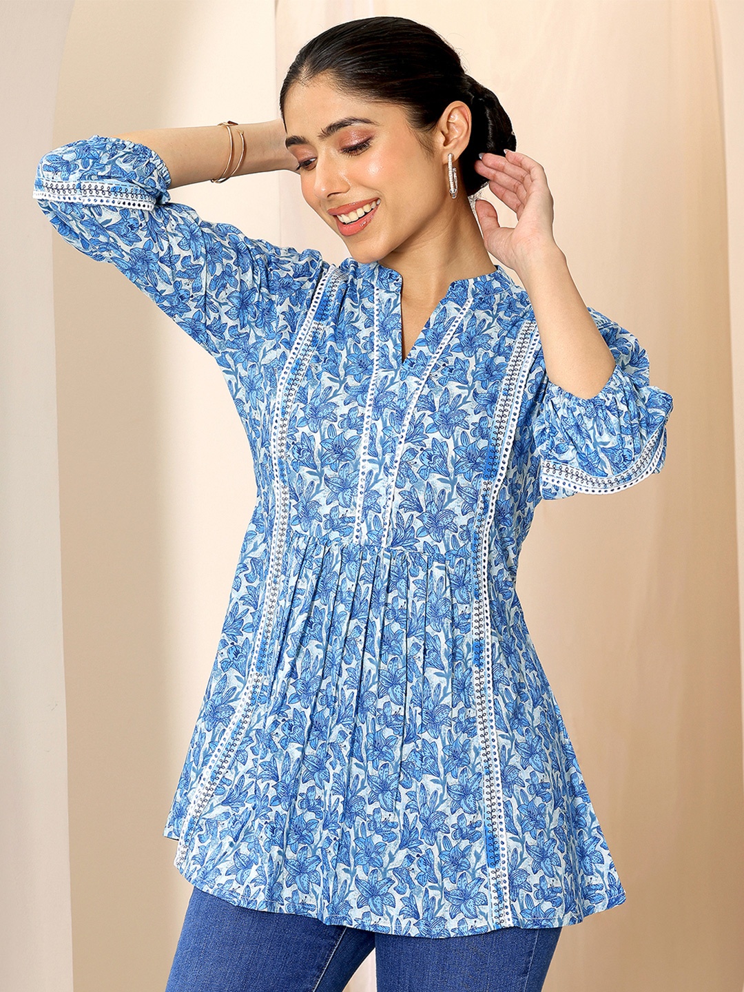 

Libas Floral Printed Panelled Kurti, Blue