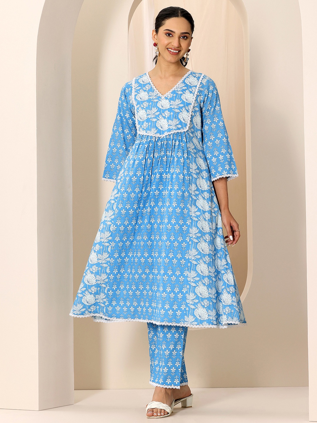 

Libas Floral Printed A-Line Kurta With Trouser, Blue