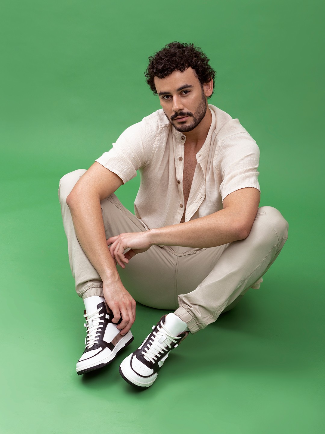 

Overdrive Men Colourblocked Leather Sneakers, White
