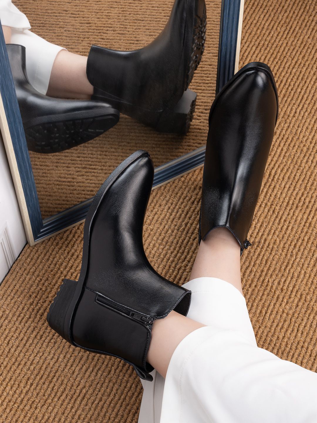 

The Roadster Lifestyle Co Women Block-Heeled Casual Boots, Black