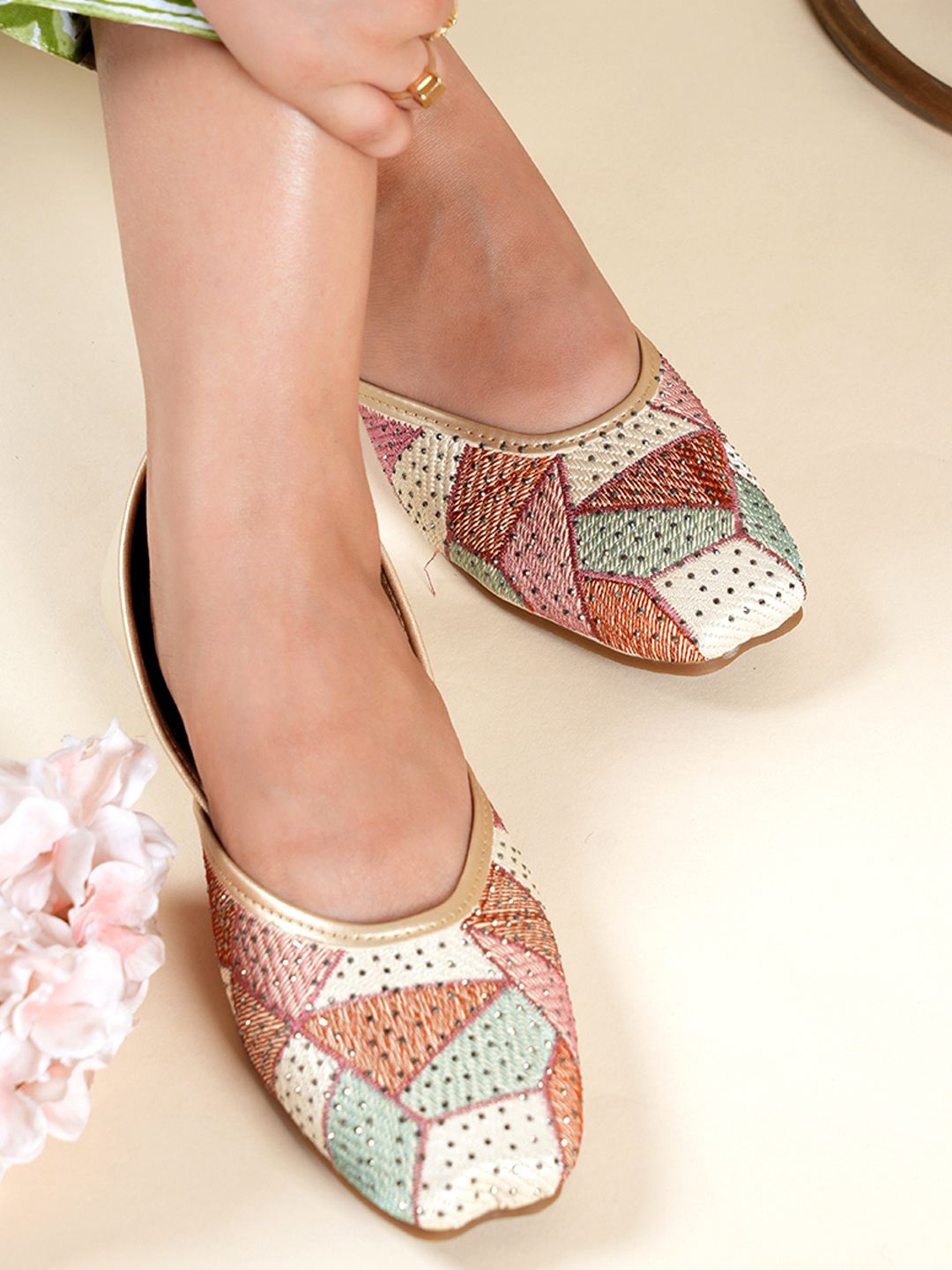 

Anouk Women Embellished Ballerinas with Bows Flats, Cream