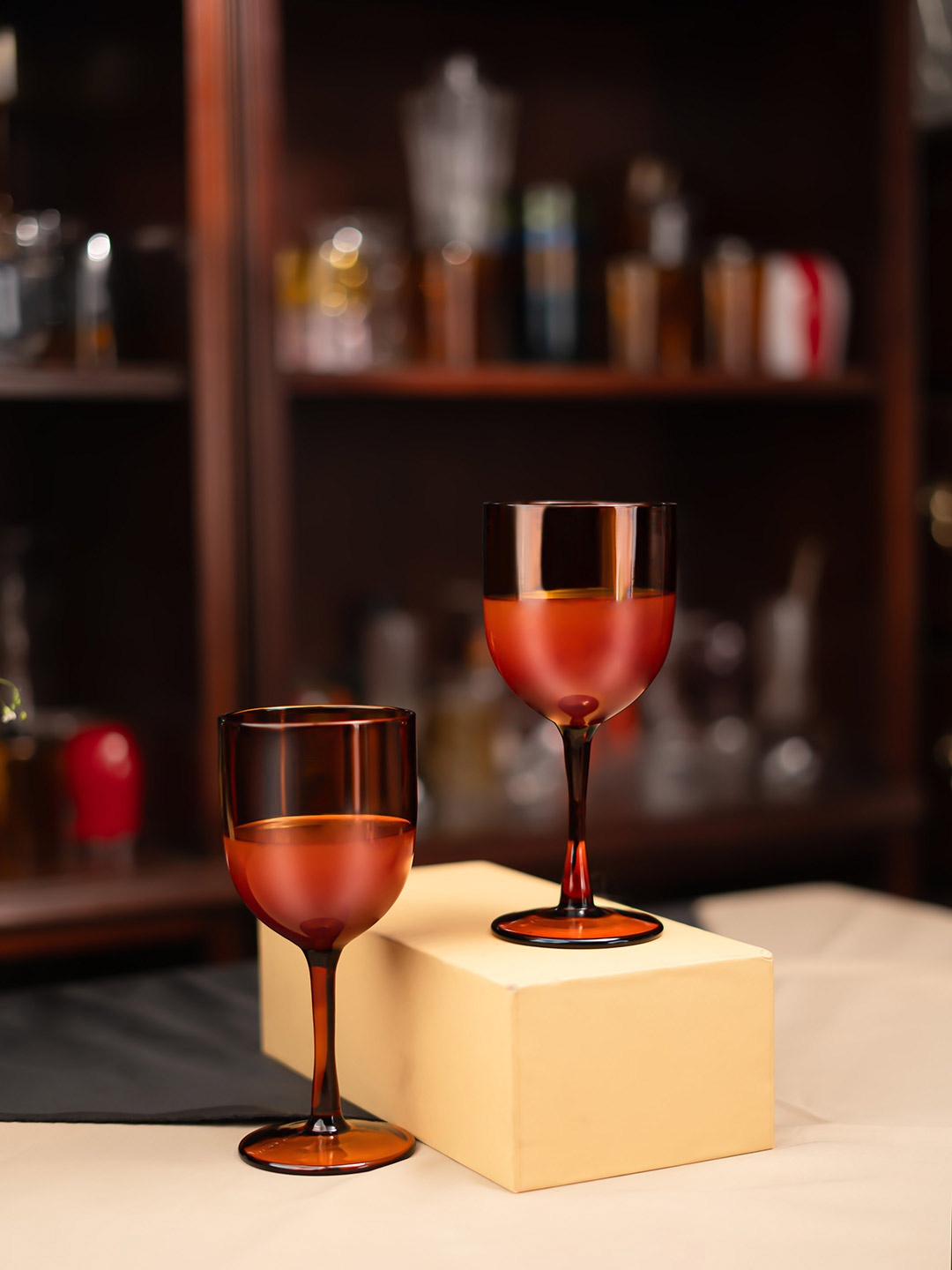 

Aura Amber 4 Pieces Borosilicate Wine Bar Glass 280 ml Each, Tan