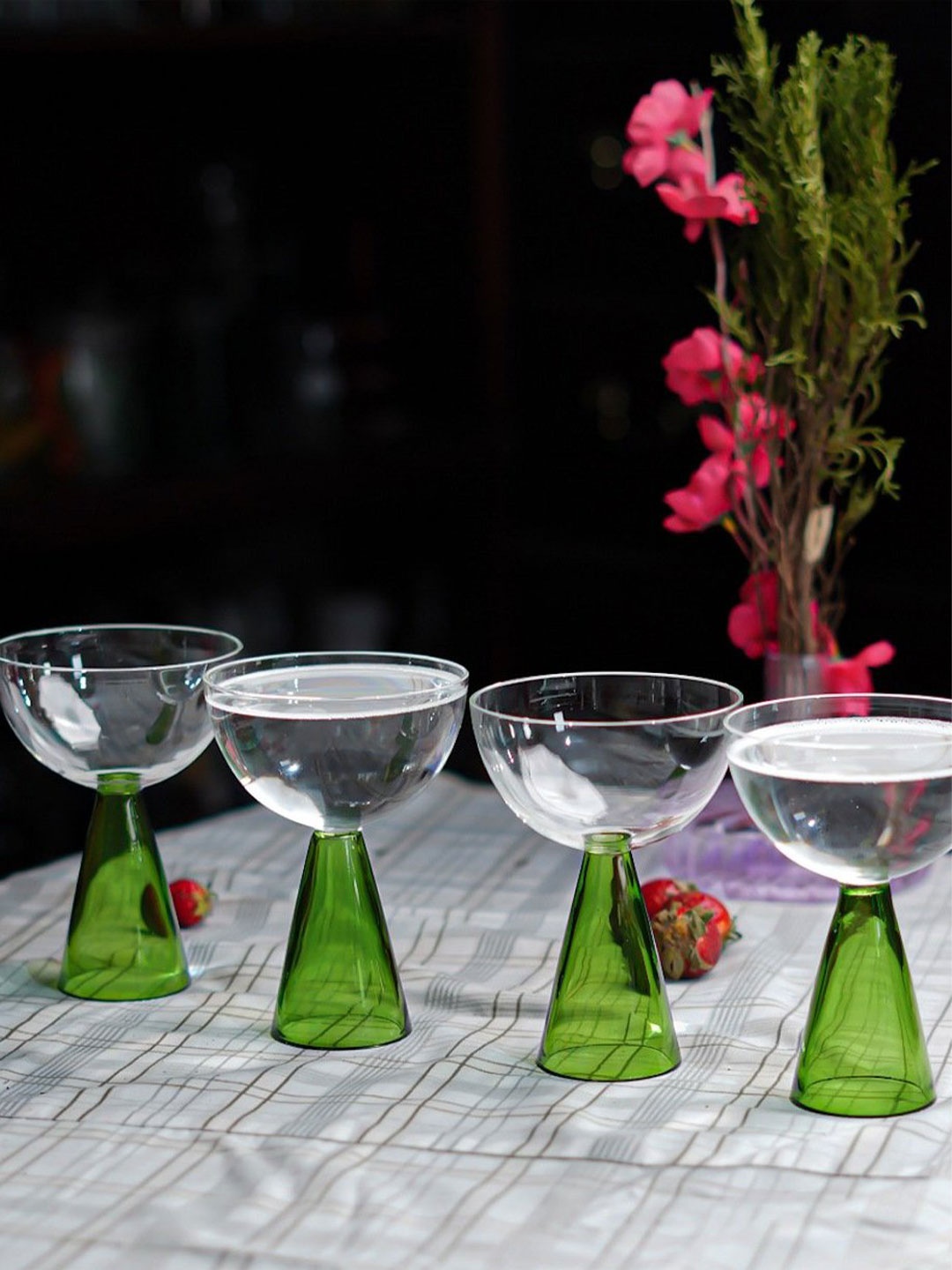 

Aura Green 4 Pieces Borosilicate Coupe Bar Glass 160 ml