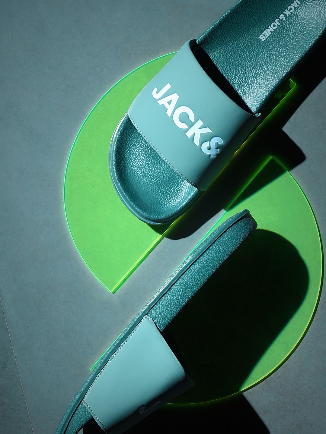 

Jack & Jones Men Printed Sliders, Green