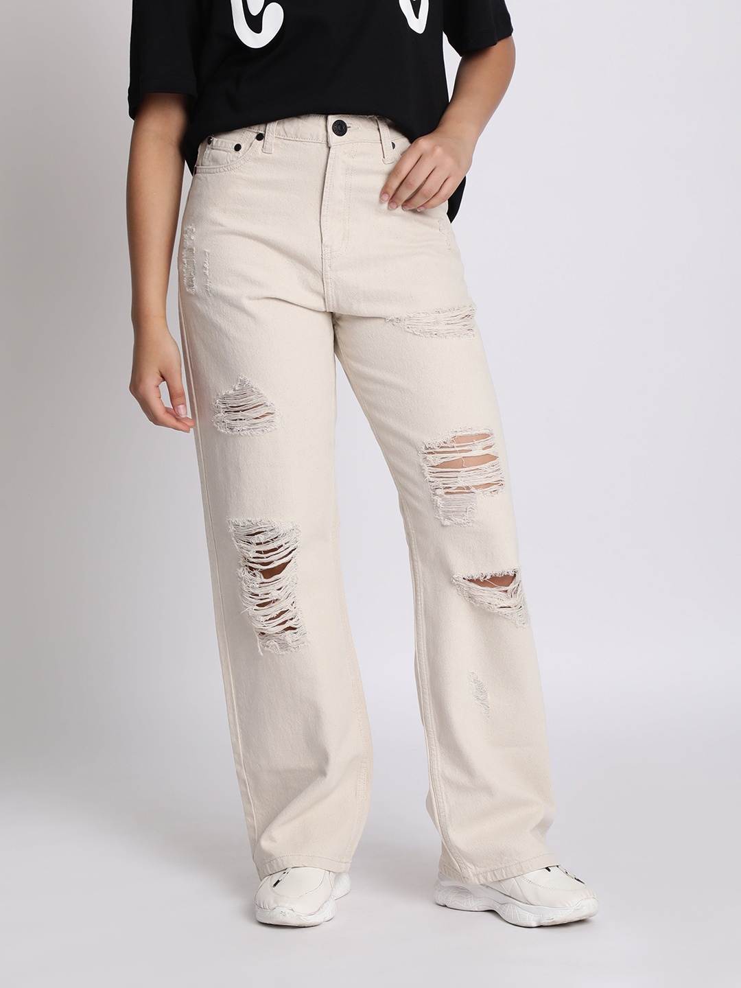 

Bene Kleed Women Relaxed Fit High-Rise Mildly Distressed Jeans, White