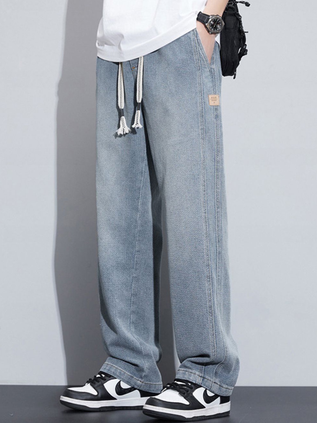 

HERE&NOW Men Mid-Rise Clean Look Non Stretchable Jeans, Blue