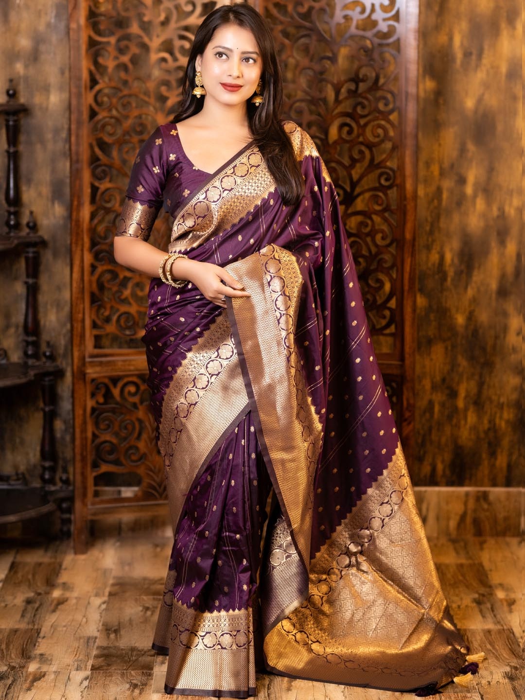 

DIVASTRI Woven Design Zari Banarasi Saree, Purple