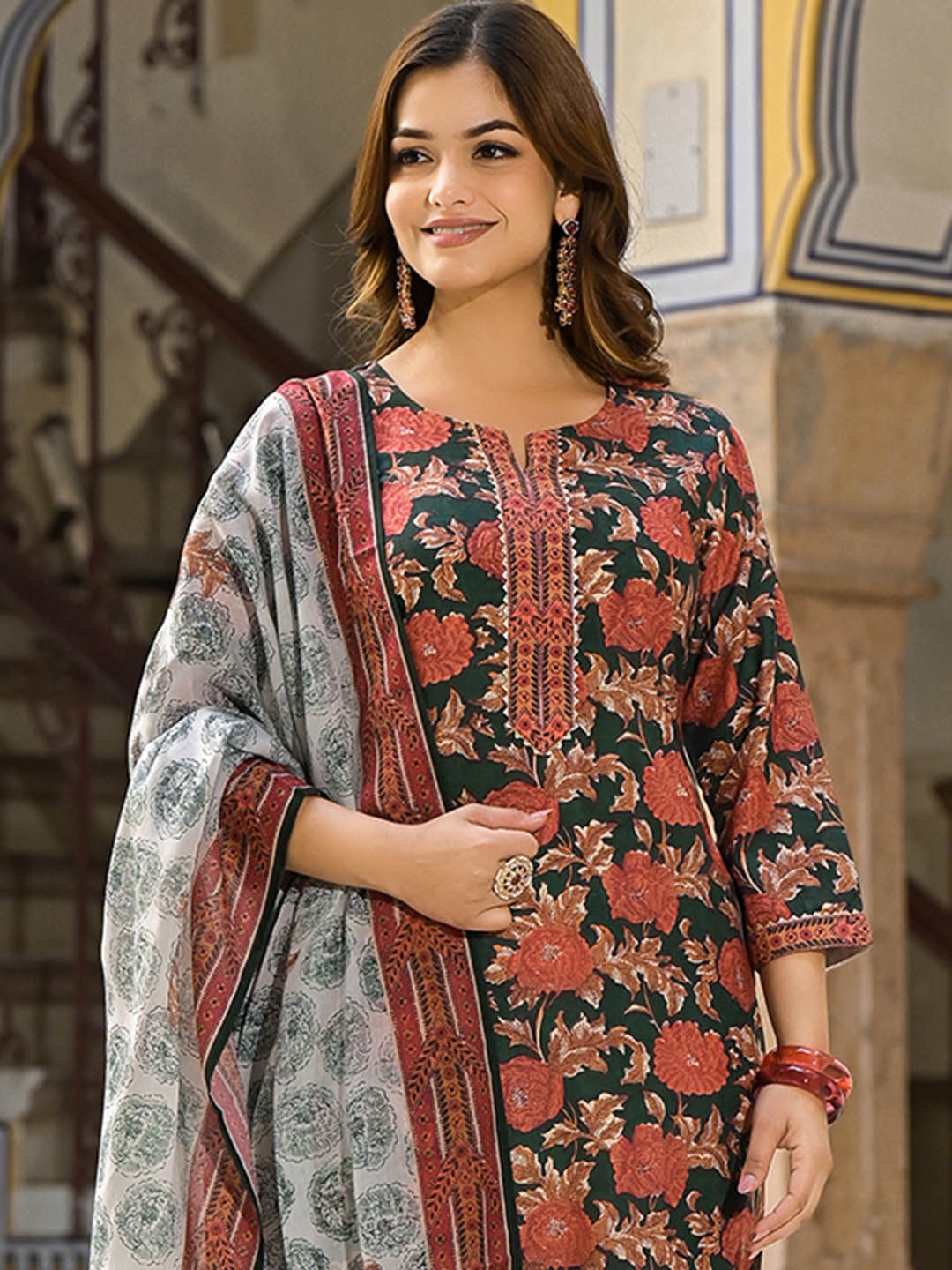 

AHIKA Women Floral Printed Regular Kurta with Trousers & With Dupatta, Green