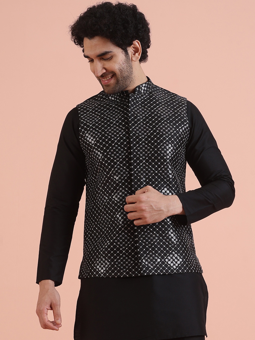 

KISAH Men Embroidered Woven Nehru Jacket, Black