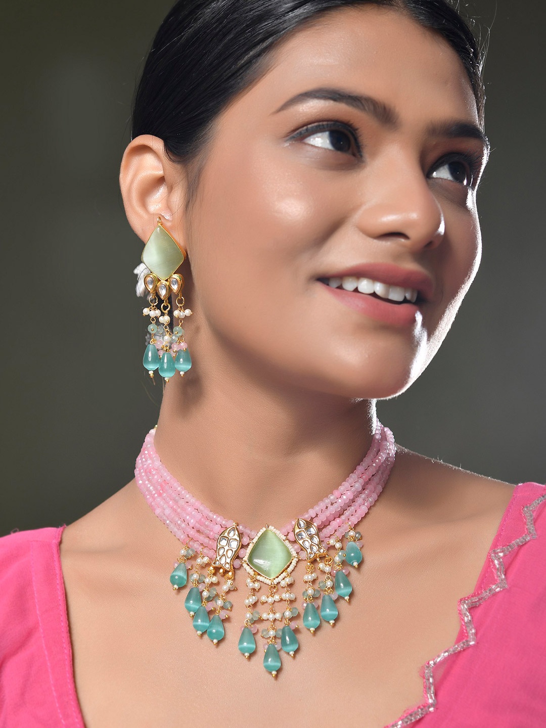 

STYYO Gold-Plated Kundan Stones Studded And Pearls Beaded Jewellery Set