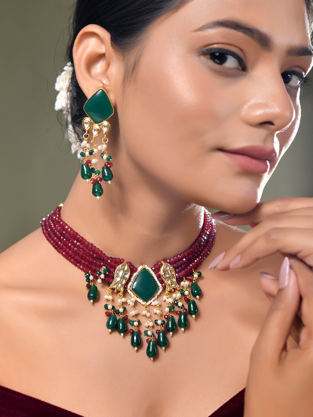 

STYYO Gold-Plated Kundan Stones Studded And Pearls Beaded Jewellery Set, Red