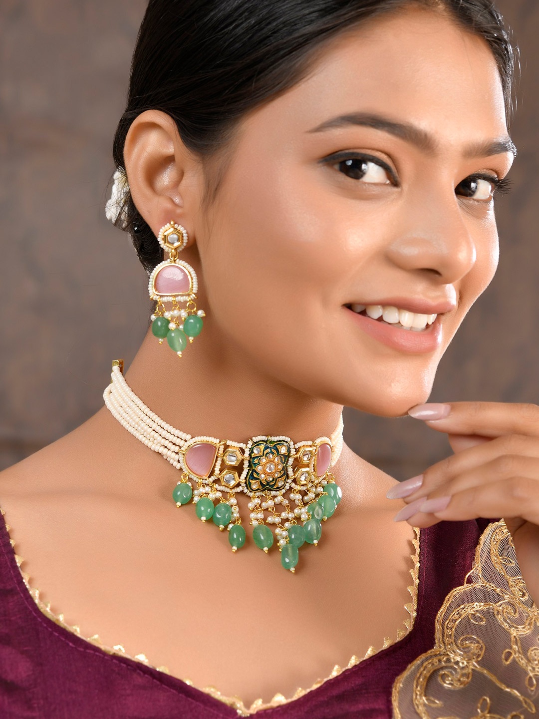 

STYYO Gold-Plated Kundan Stones Studded And Pearls Beaded Jewellery Set, White