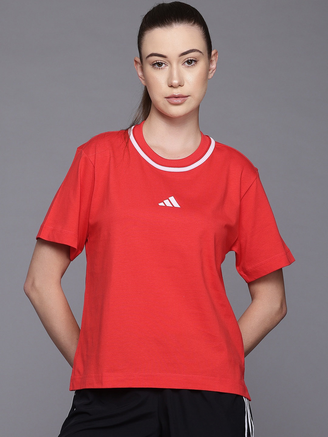 

ADIDAS W Cb Drop-Shoulder Sleeves Relaxed Fit T-shirt, Red