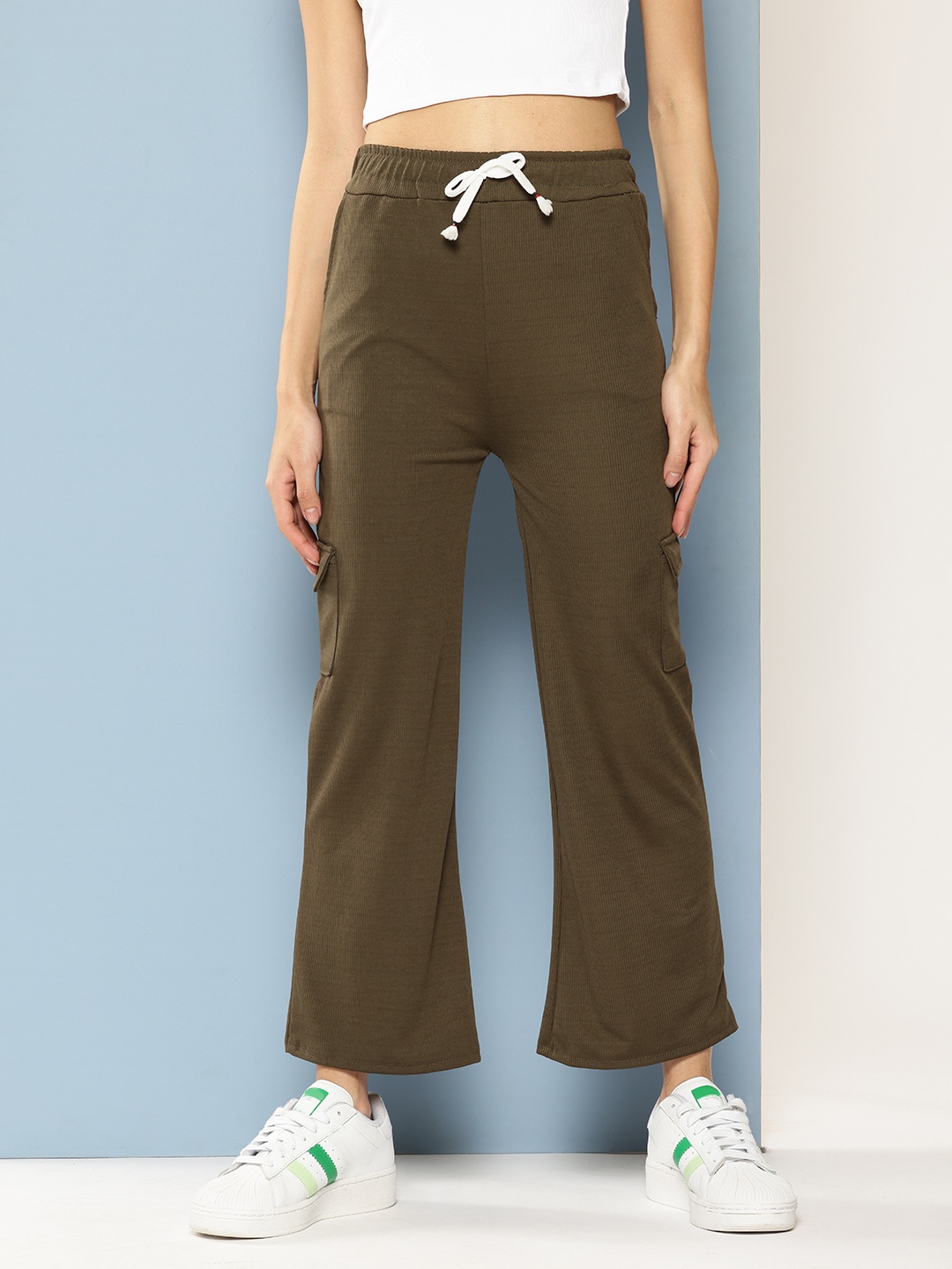 

Aarika Women Relaxed Cargo Trousers, Olive