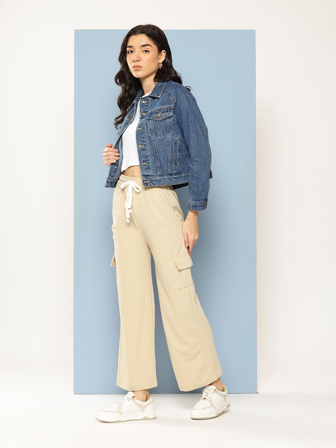 

Aarika Women Textured Relaxed Cargo Trousers, Beige
