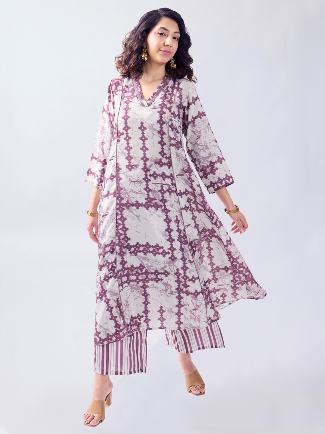 

KERI PERRY Women Printed V-Neck A-Line Kurta With Palazzo, Off white