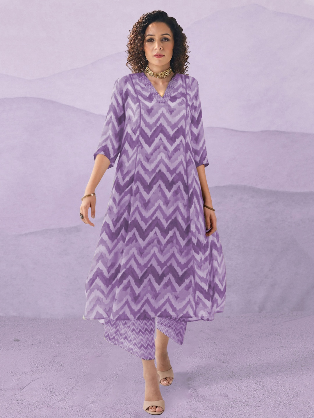 

KERI PERRY Chevron Printed V-Neck A-line Kurta With Palazzos, Purple