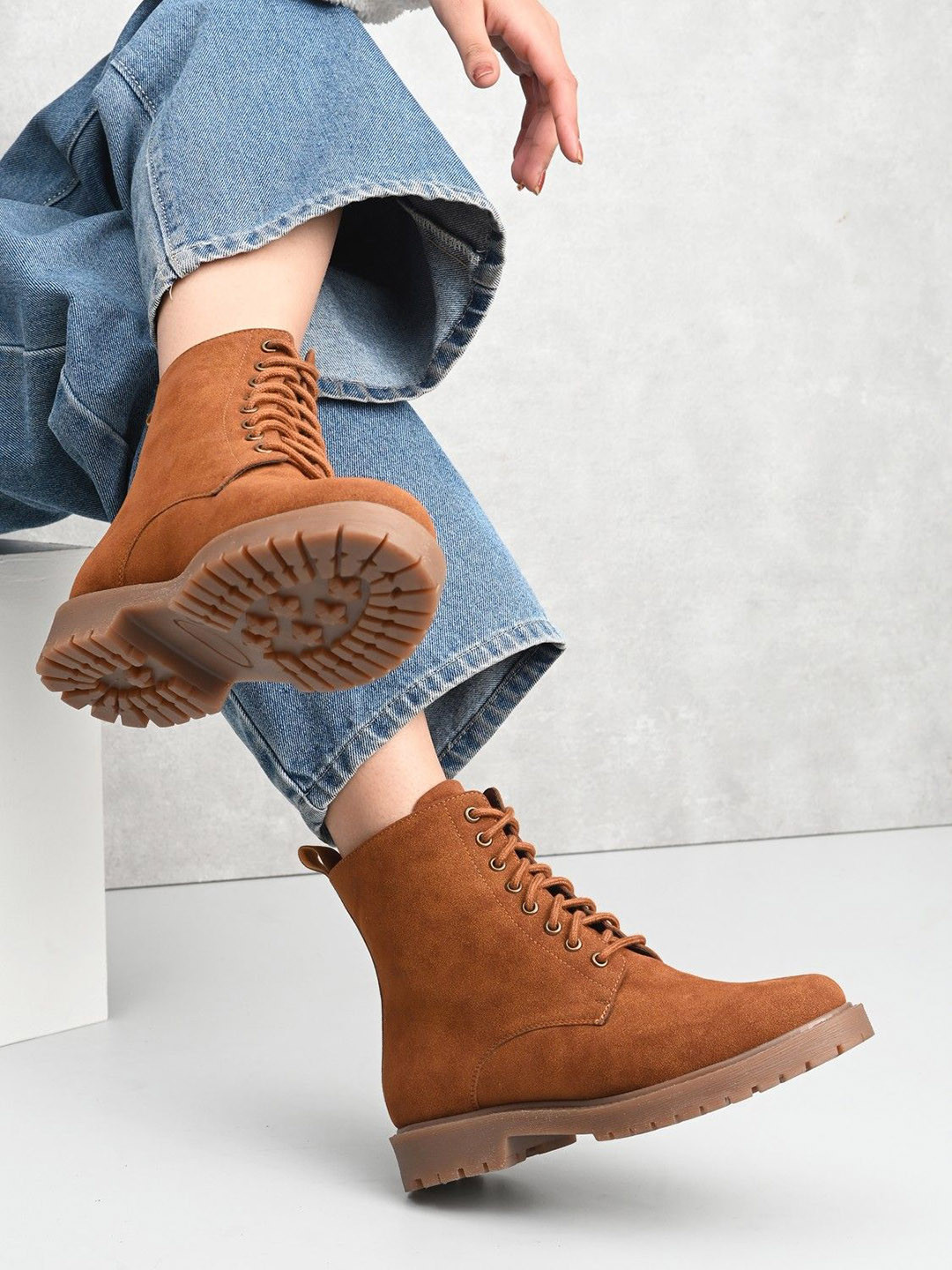 

The Roadster Lifestyle Co. Women Mid-Top Lace-Up Platform-Heeled Regular Boots, Tan