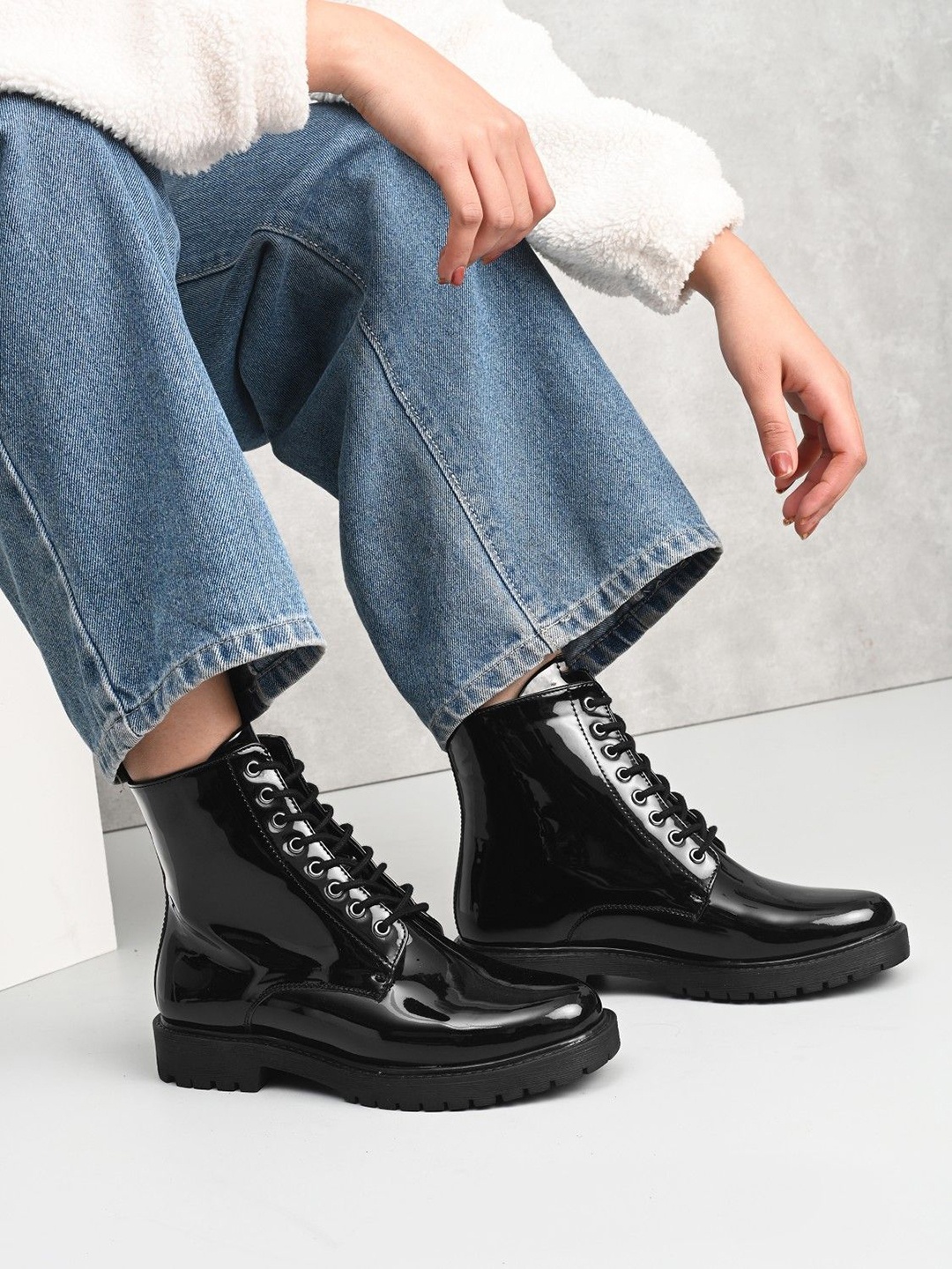 

The Roadster Lifestyle Co Women Lace-Up Boots, Black