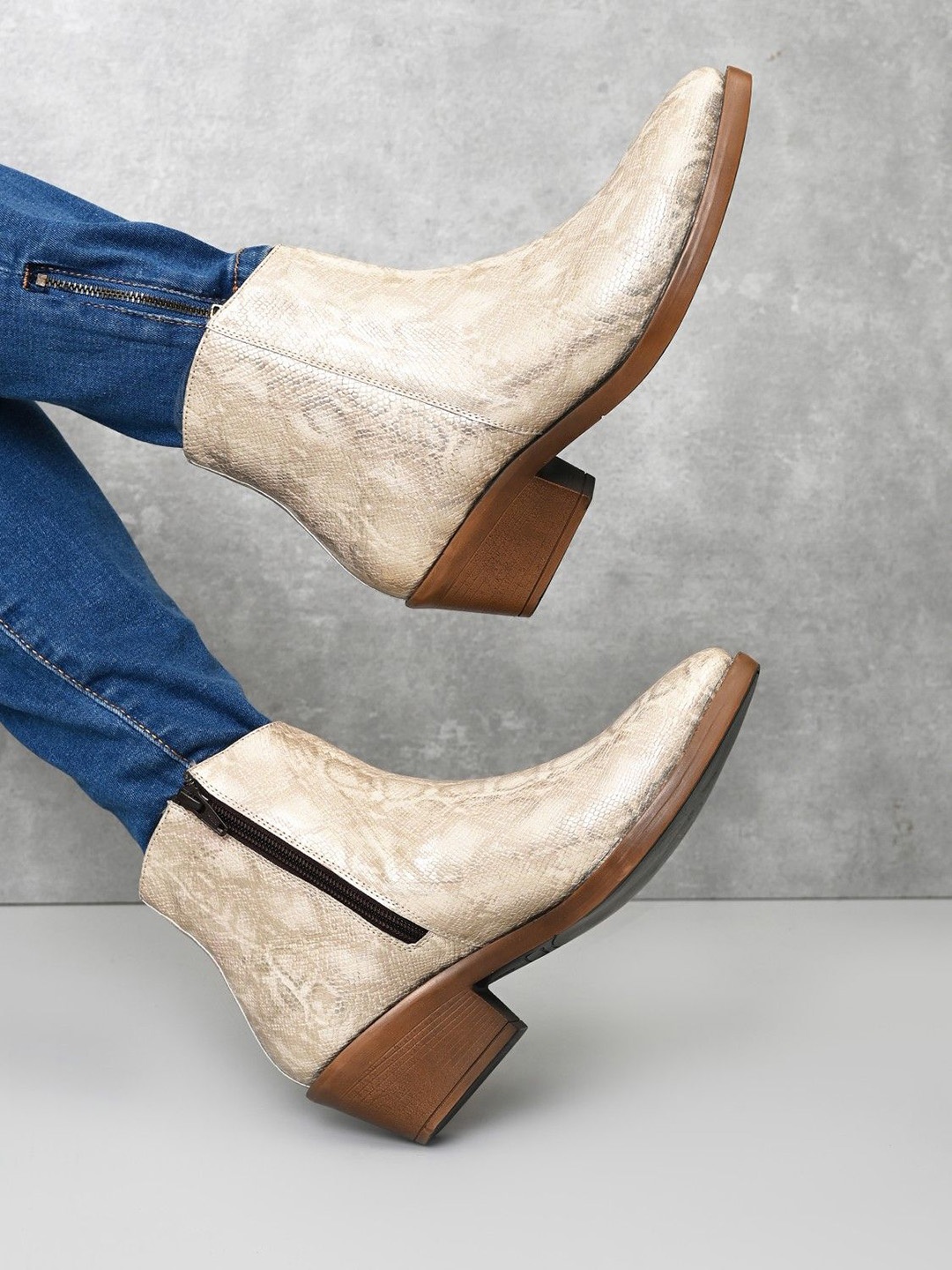 

San Frissco Women Textured Block-Heeled Regular Boots, Beige