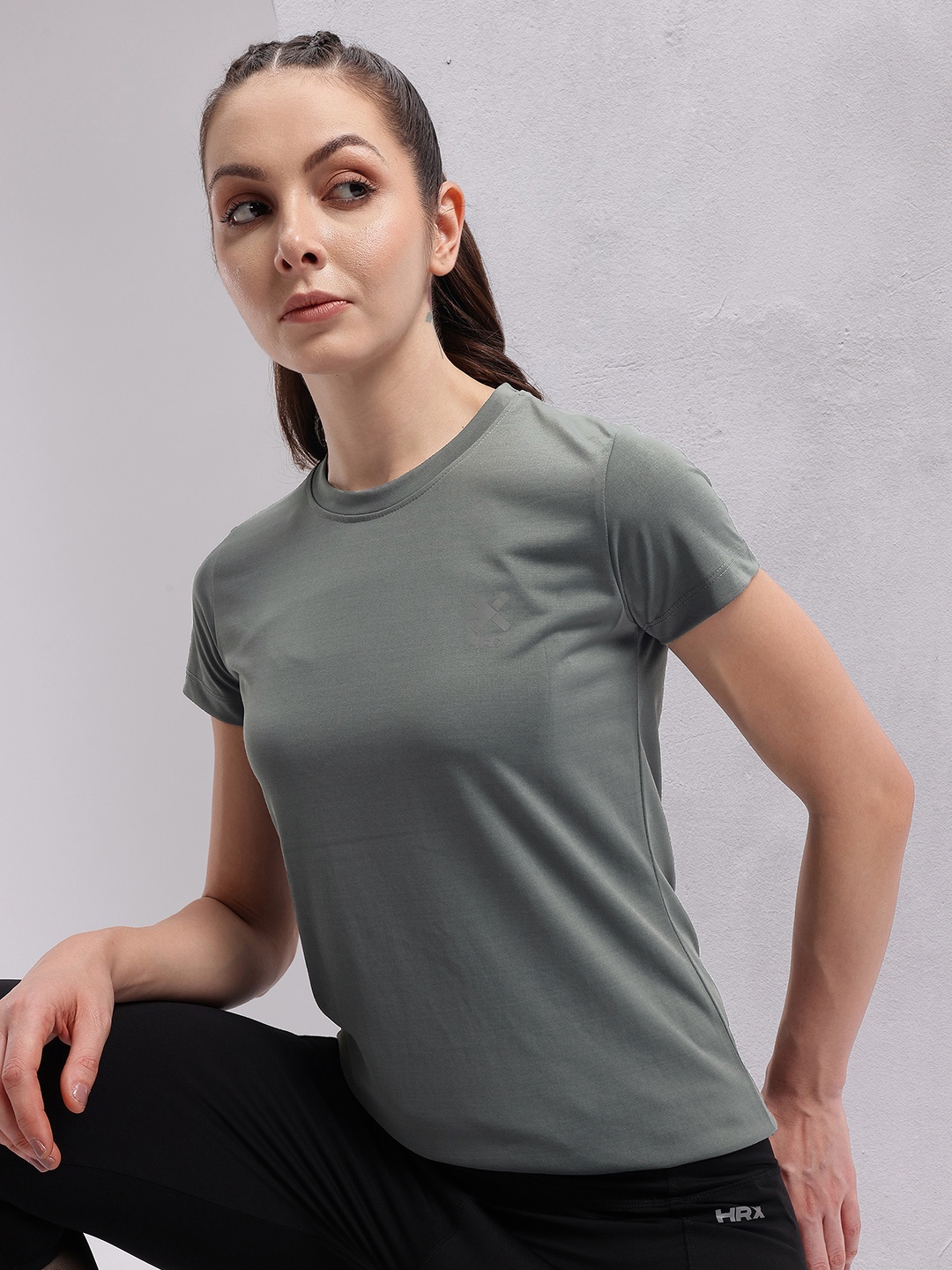 

HRX by Hrithik Roshan Solid T-shirt with Brand Logo Detail, Grey