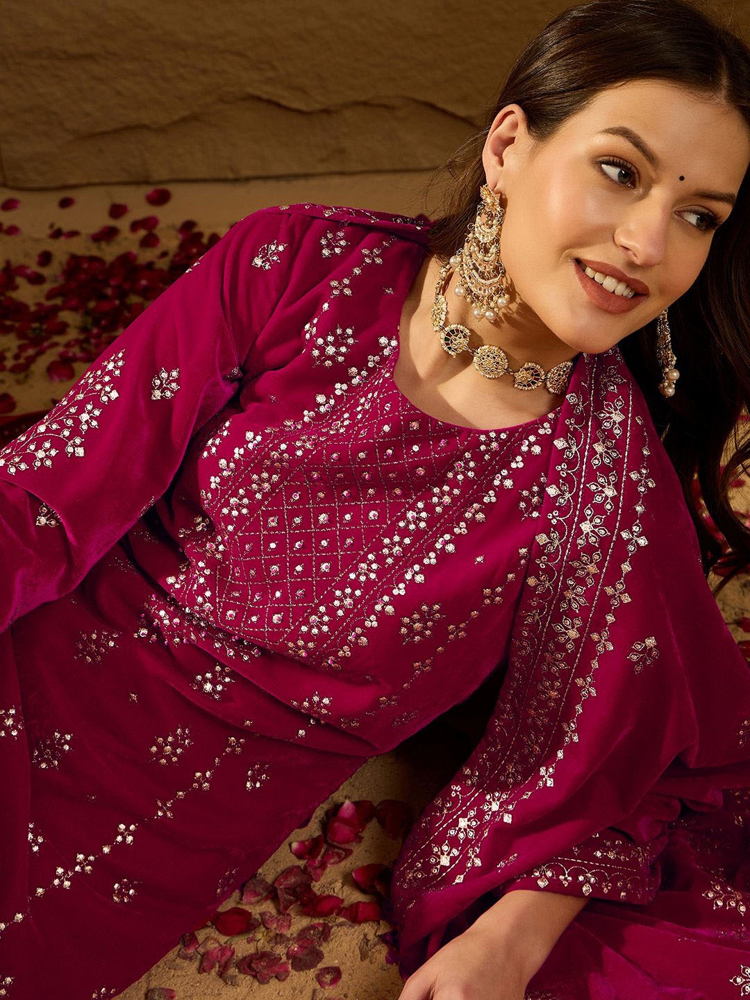 

House of Pataudi Floral Embroidered Velvet Straight Kurta With Trousers And Dupatta, Pink