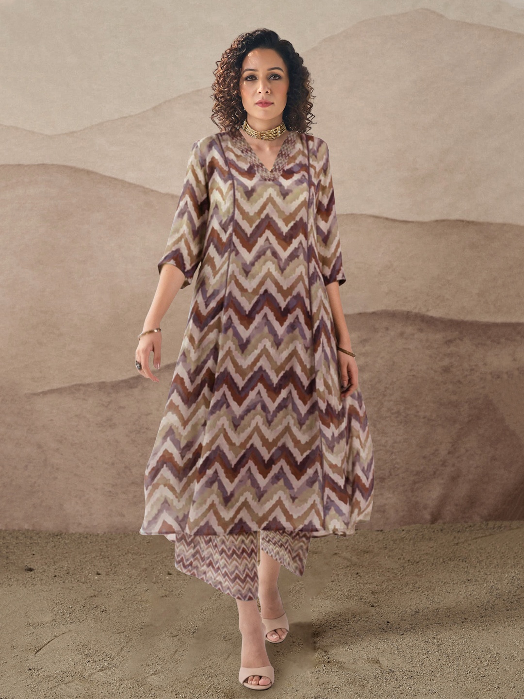 

KERI PERRY Chevron Printed V-Neck A-Line Kurta With Palazzos, Brown