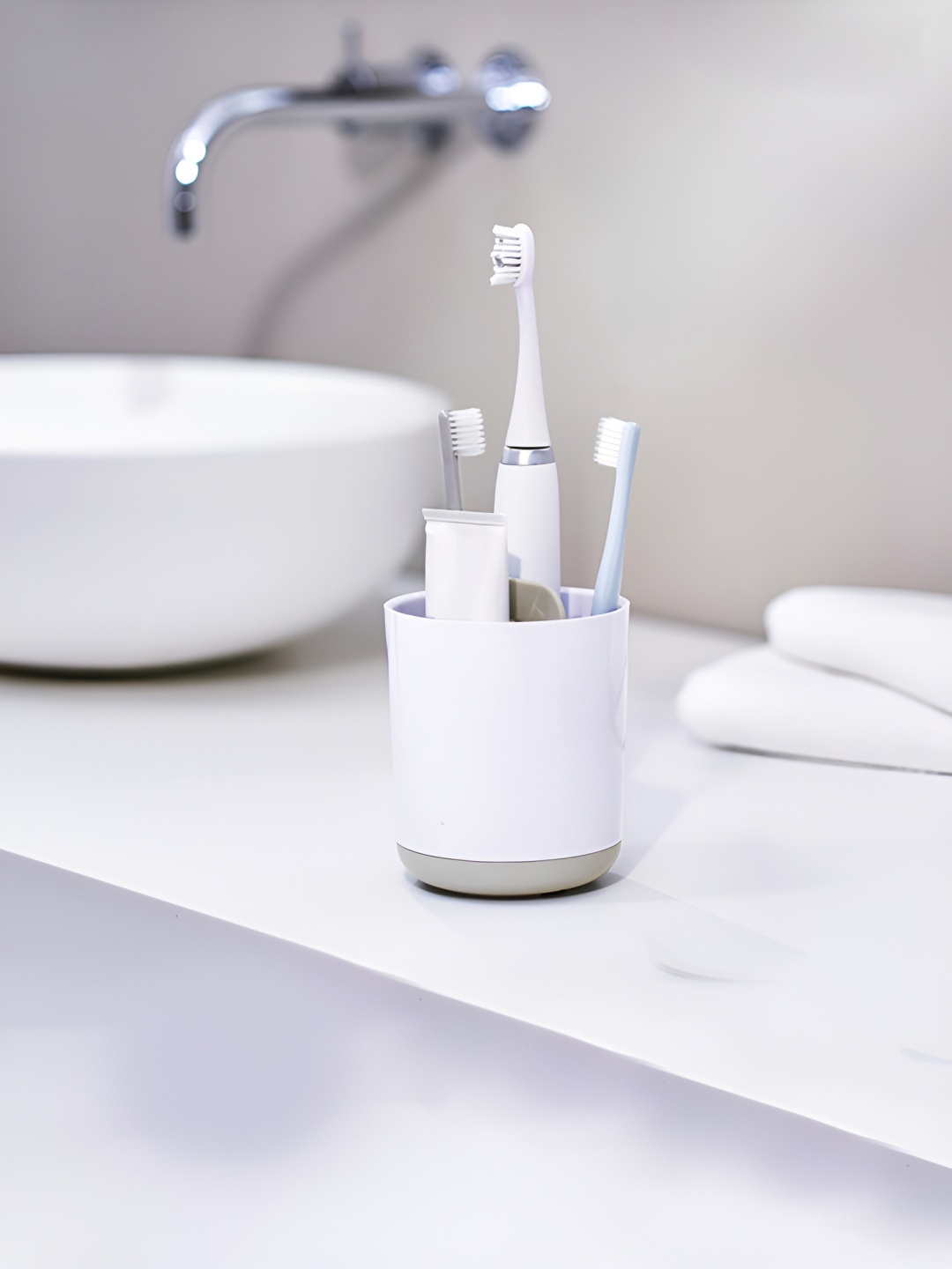 

Joseph Joseph White Solid Polypropylene