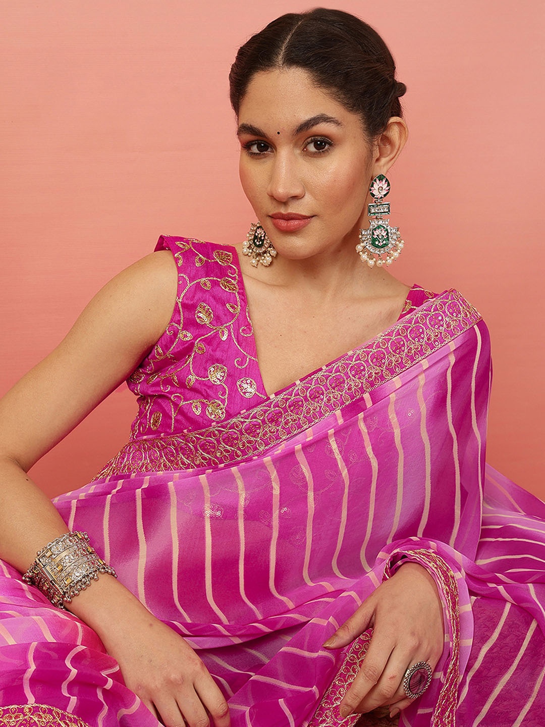 

Sangria Leheriya Printed Saree With BlousePiece, Pink