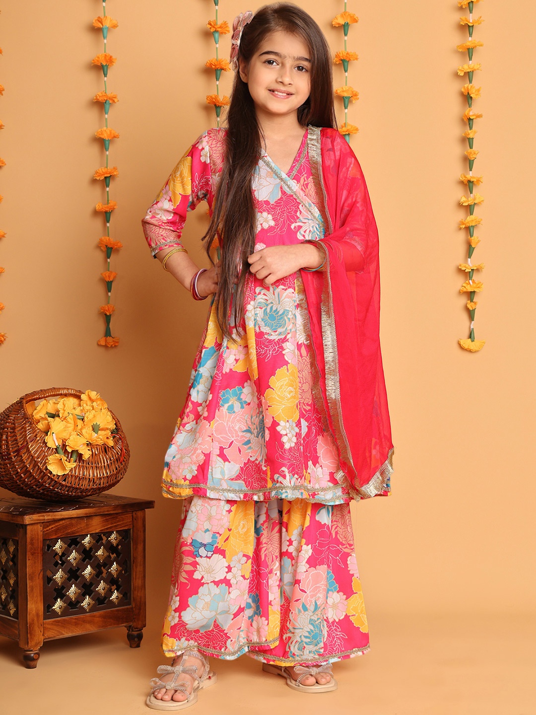 

BAESD Girls Floral Printed Angrakha Gotta Patti Kurta Set, Pink
