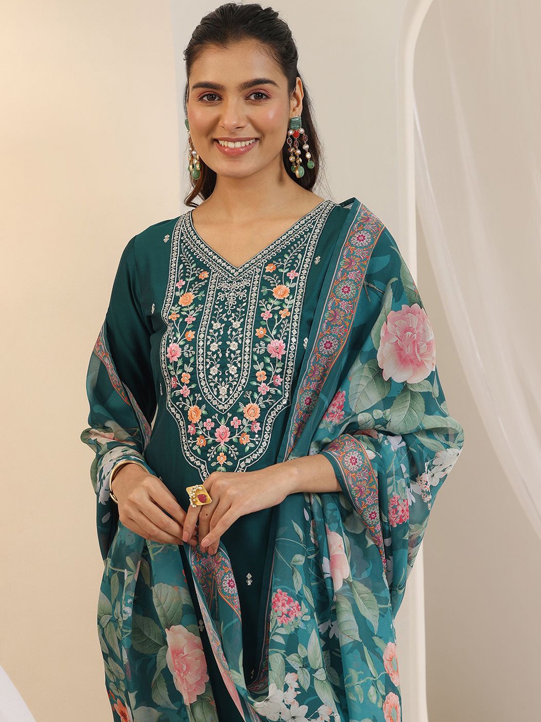 

Libas Floral Embroidered Thread Work V Neck Kurta With Trousers & Dupatta, Teal